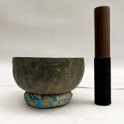 [old] Hand Beaten Bronze [kopre] Singing Bowl With [antique], [select Accessories]