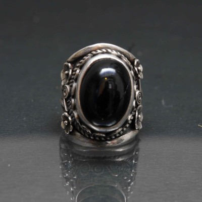 Designer Silver Jewellery With Black Onyx Three Sided Over ( Us Size 6)