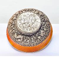 Silver Cup With Emitted [amber] Offering Bowls, [silver Carving] Offering Bowls