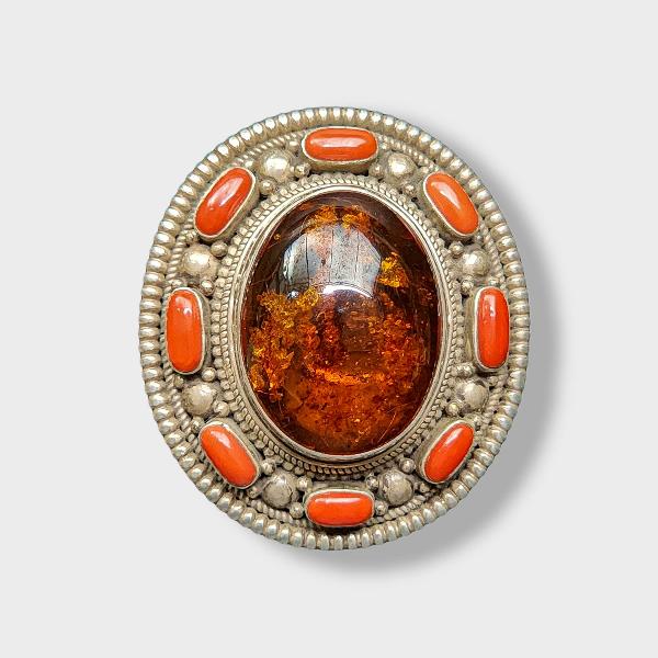 [belt Buckle] Of Silver With [amber]